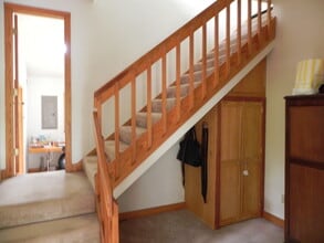 718 Whitney Ln in Chapel Hill, NC - Building Photo - Building Photo