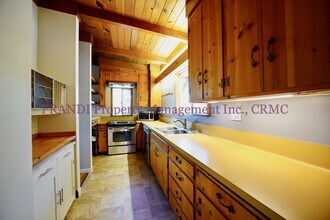 215 Bungalow Ave in San Rafael, CA - Building Photo - Building Photo