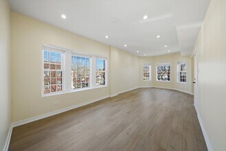 4957 W Superior St in Chicago, IL - Building Photo - Building Photo