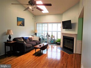 9300 Caspian Way, Unit CaspianWay in Manassas, VA - Building Photo - Building Photo