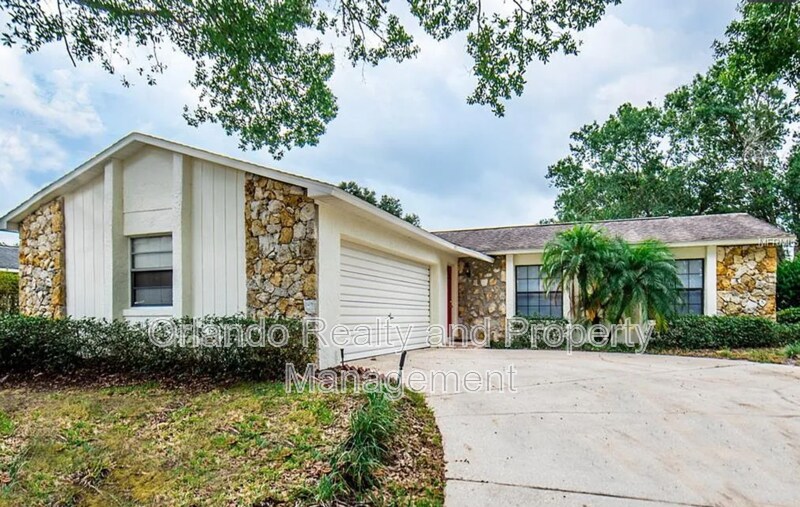 1038 Lundy Ct in Winter Park, FL - Building Photo