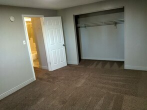 1941 Clinton St in Aurora, CO - Building Photo - Building Photo