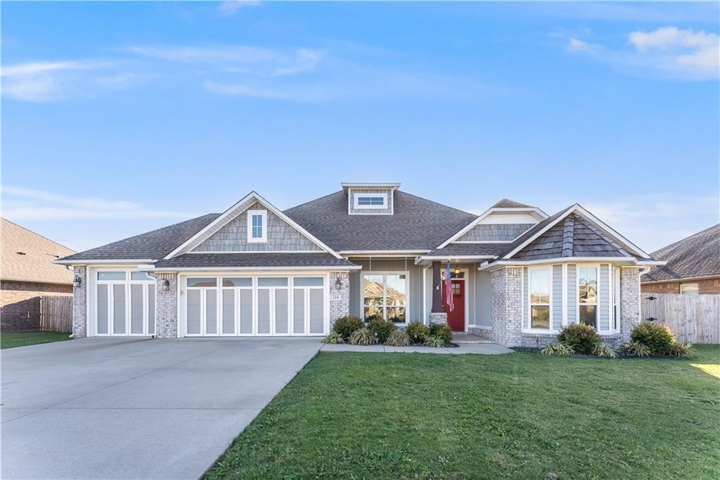 210 Adams St in Pea Ridge, AR - Foto de edificio
