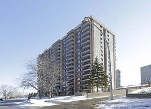 Le Place Fortier in Montréal, QC - Building Photo - Building Photo