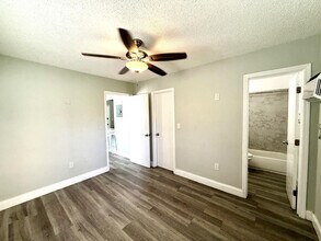 820 NE 17th Ave in Fort Lauderdale, FL - Foto de edificio - Building Photo