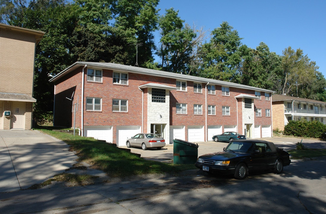5826 S 14th St in Omaha, NE - Foto de edificio
