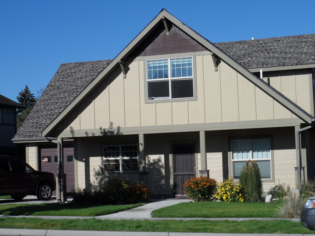 property at 675 N 15th Ave