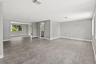 6120 Westport Dr in Port Richey, FL - Building Photo - Building Photo