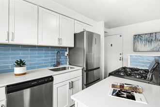 Strathallan Apartments in Rochester, NY - Building Photo - Building Photo