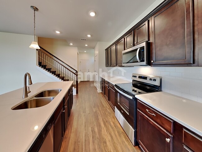 5222 Virtue Ave in Murfreesboro, TN - Foto de edificio - Building Photo