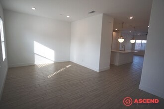 9000 Lily Crest Way in Shafter, CA - Building Photo - Building Photo