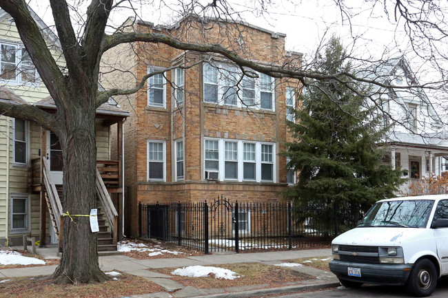 4252 N Sacramento Ave in Chicago, IL - Building Photo - Building Photo