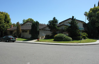 857 Gallatin Dr in Santa Clara, CA - Building Photo - Building Photo