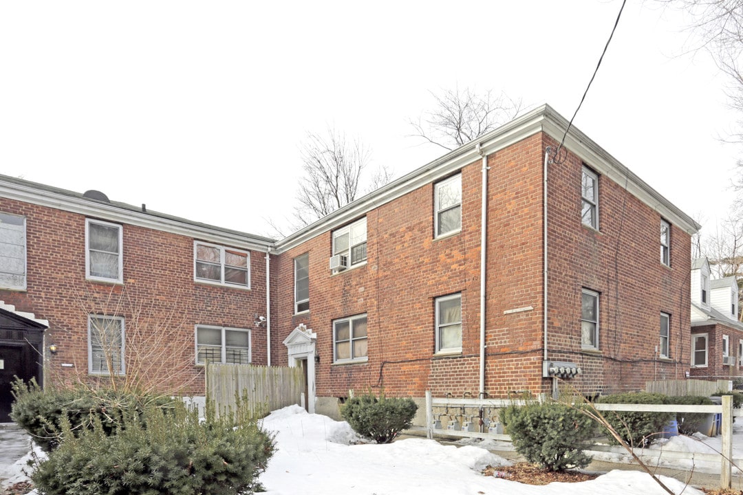 16028 75th Rd in Flushing, NY - Building Photo