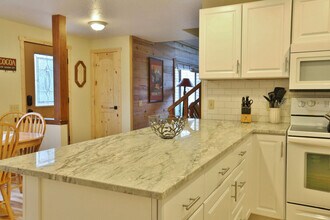 8 Leisure Ln in Bend, OR - Building Photo - Building Photo