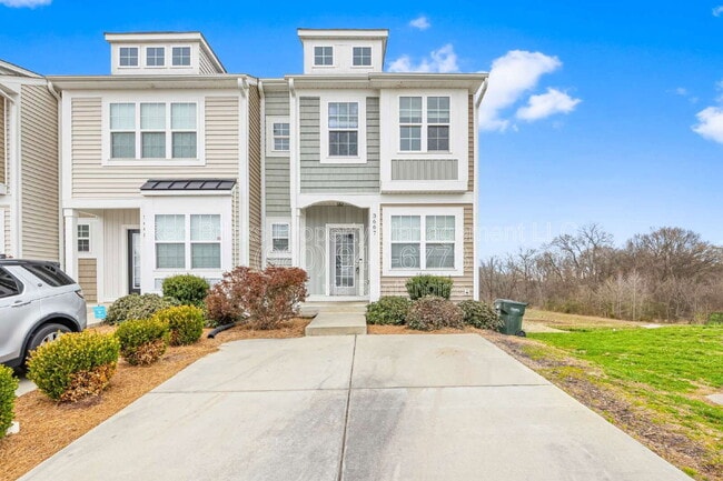 3667 Ascott Commons Ln SW