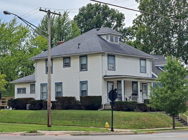 409 E Vaile Ave