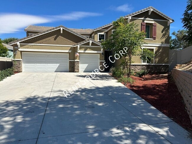 property at 41704 Wayladn Ct