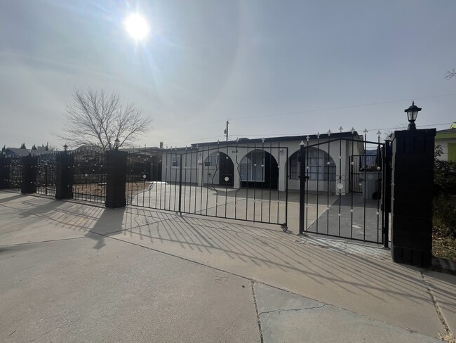 9825 Sidewinder St in El Paso, TX - Building Photo - Building Photo