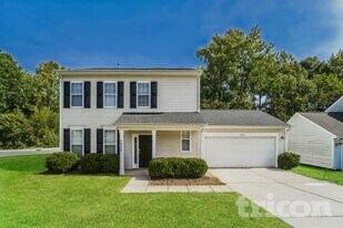 5920 Shining Oak Ln in Charlotte, NC - Building Photo