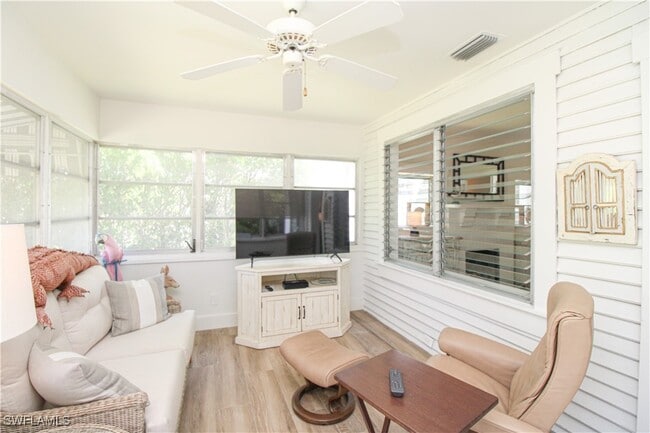 property at 1325 Gordon Dr