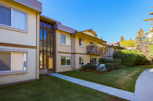 9121 19 St SW in Calgary, AB - Building Photo - Building Photo