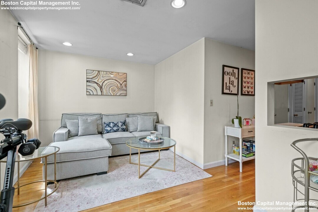 198 Endicott St in Boston, MA - Building Photo