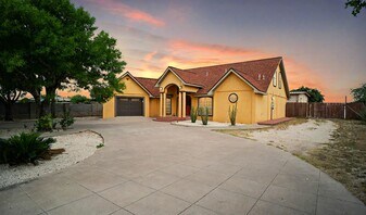 126 Gregory Dr in Del Rio, TX - Building Photo