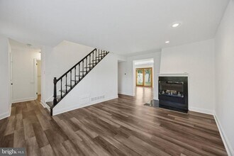 128 Granite Hill Ct in Langhorne, PA - Building Photo - Building Photo