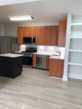 2858 W Shakespeare Ave, Unit 1W in Chicago, IL - Building Photo - Building Photo