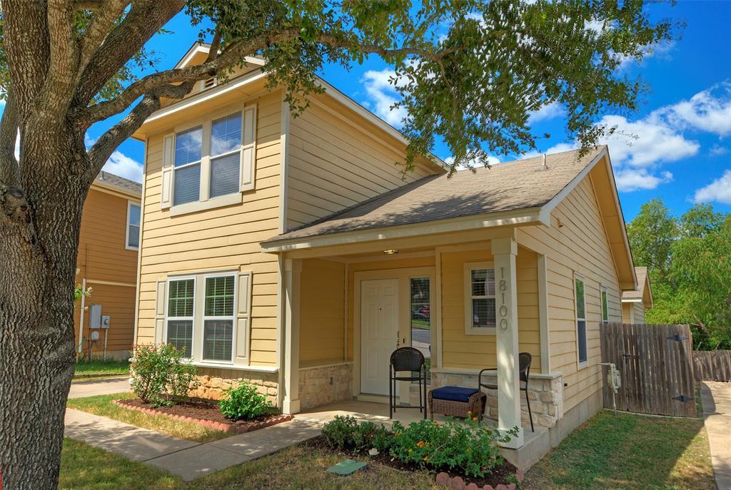 18100 Belfry Pass in Manor, TX - Foto de edificio