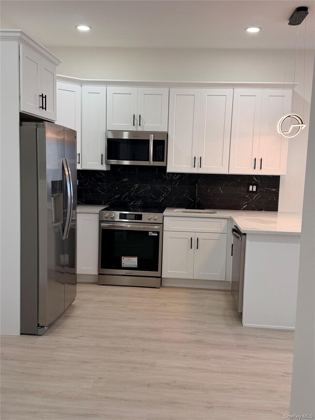 3255 Lawson Blvd in Oceanside, NY - Foto de edificio - Building Photo