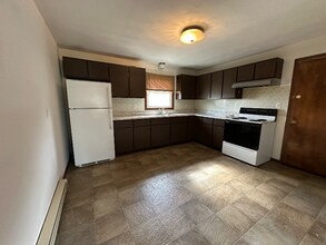 383 Lynn Dr in Manteno, IL - Building Photo - Building Photo