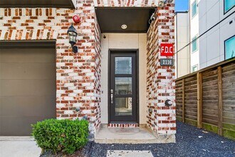 2116 Mason St in Houston, TX - Foto de edificio - Building Photo