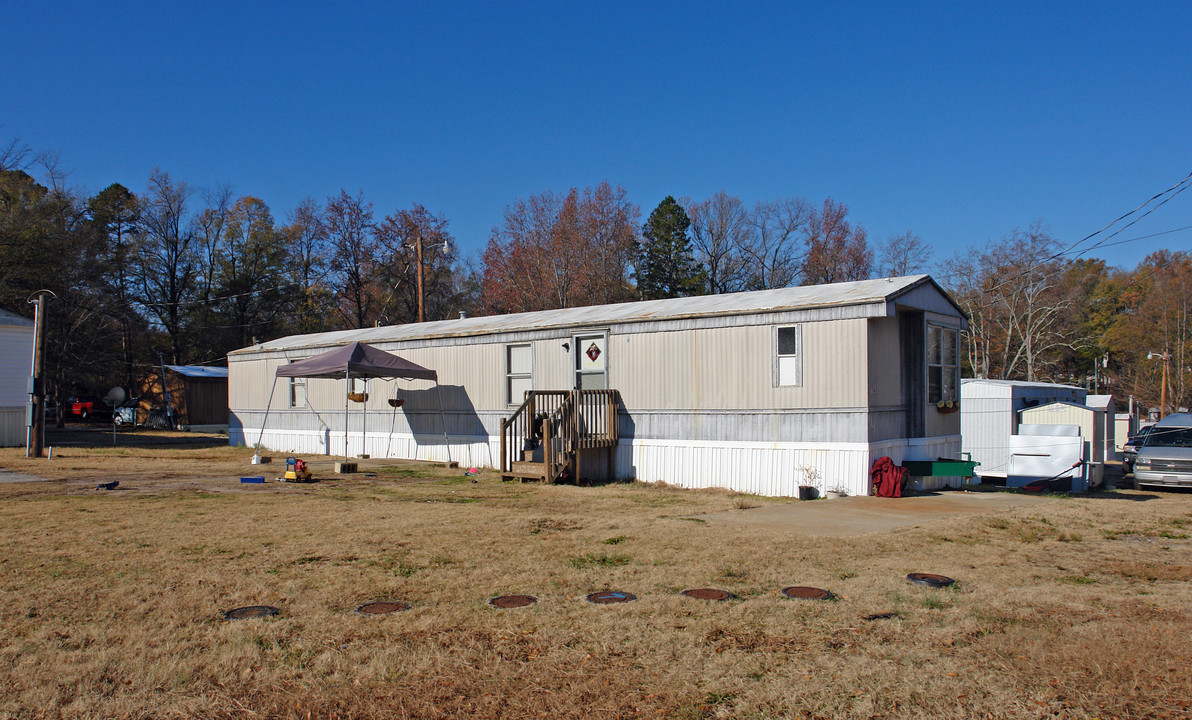 201 Pine St in Greenville, SC - Building Photo