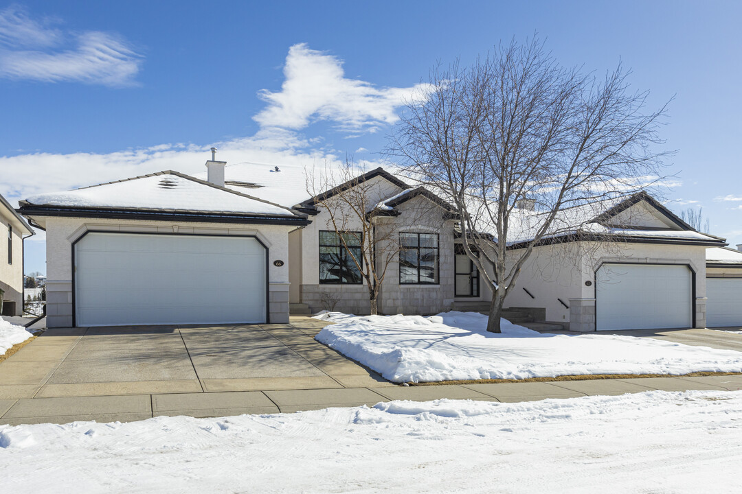 130 Hidden Valley NW in Calgary, AB - Building Photo