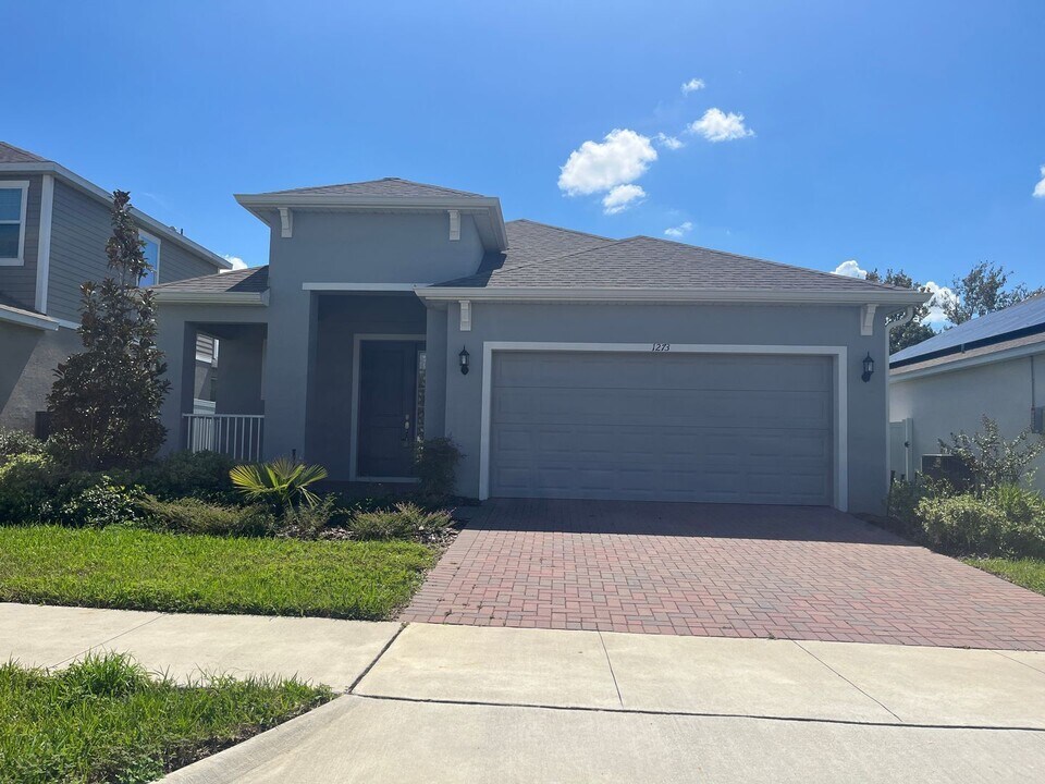 1273 Hendon Lp in Davenport, FL - Building Photo