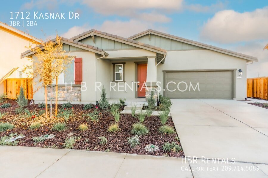 1712 Kasnak Dr in Manteca, CA - Building Photo