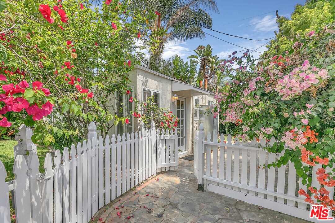 3618 Military Ave in Los Angeles, CA - Building Photo