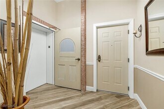 2745 First St, Unit 2703 in Ft. Myers, FL - Building Photo - Building Photo