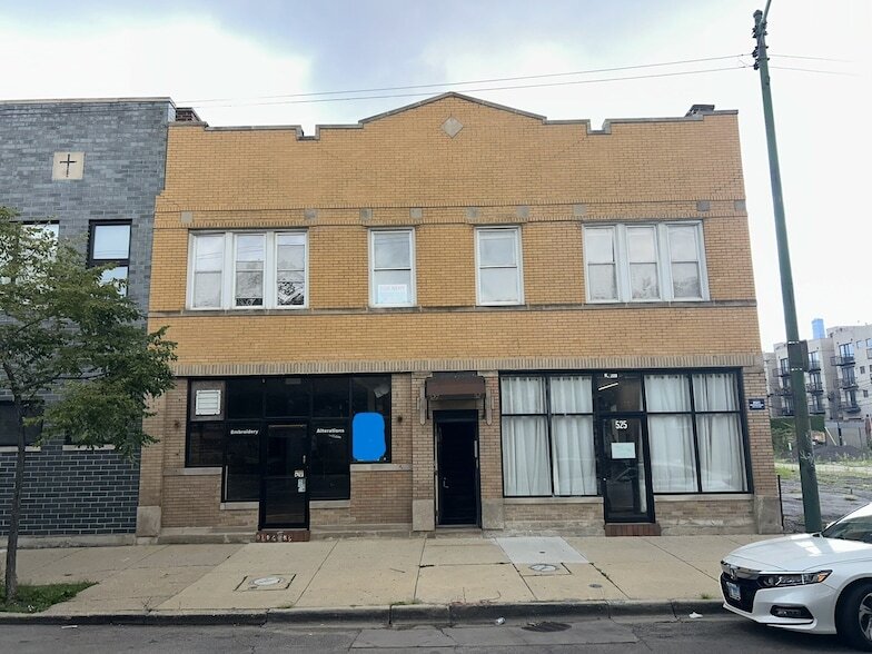 527 N Ashland Ave in Chicago, IL - Building Photo