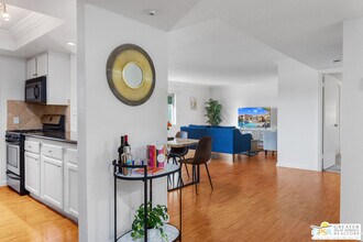 400 N Sunrise Way in Palm Springs, CA - Foto de edificio - Building Photo