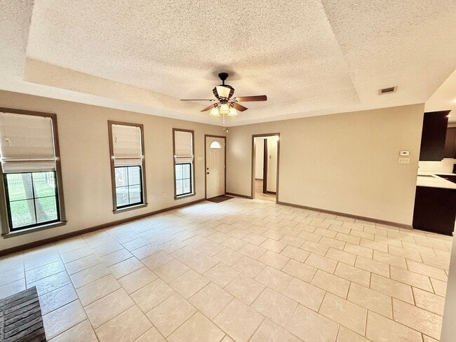 961 E Tom Stokes Ct in Baton Rouge, LA - Building Photo - Building Photo