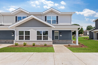 Millbrook Townhomes in Cherry Valley, IL - Building Photo - Building Photo