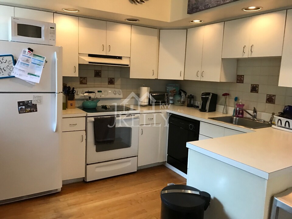 9 Vinton St in Boston, MA - Building Photo
