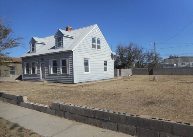 property at 512 N Alice Ave