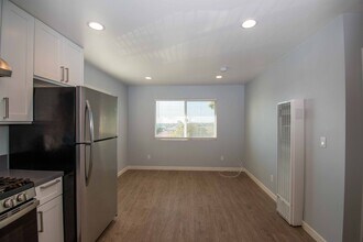 6648-6650 Bell Ct in San Diego, CA - Building Photo - Building Photo