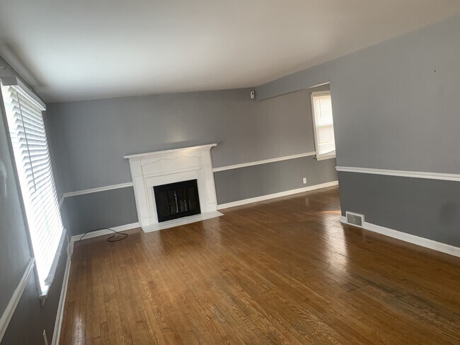 5066 Gladwae Dr in Youngstown, OH - Building Photo - Building Photo
