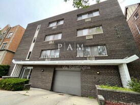 4434 N Oakland Ave in Shorewood, WI - Building Photo