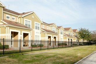 Fulton Village in Houston, TX - Building Photo - Building Photo